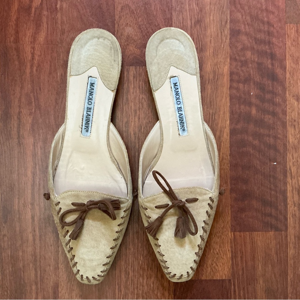 Manolo Blahnik Beige Suede Pointed Mule with Brown Tassels Size 38